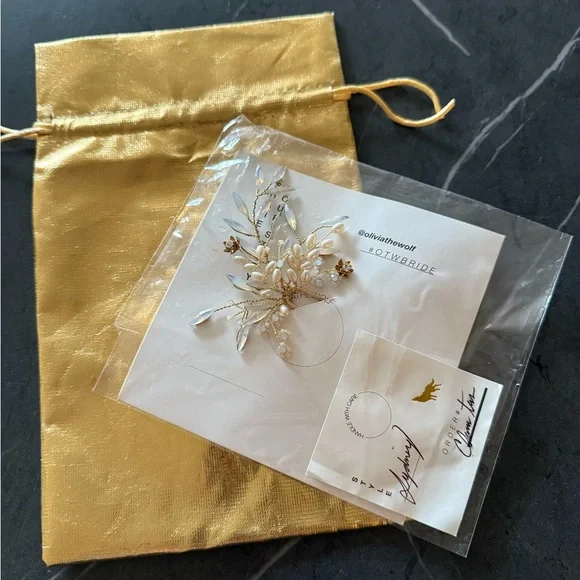 Olivia the Wolf Gold and Pearls Hair Accessory NO.9 PEARL SILVER GOLD DELICATE HAIR VINE – OLIVIA THE WOLF main image 3